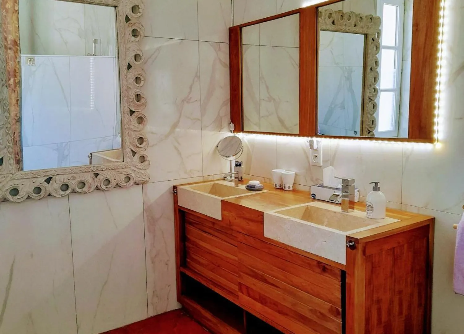 Les Mirabelles Chambres D'Hotes Sisteron Bed & Breakfast